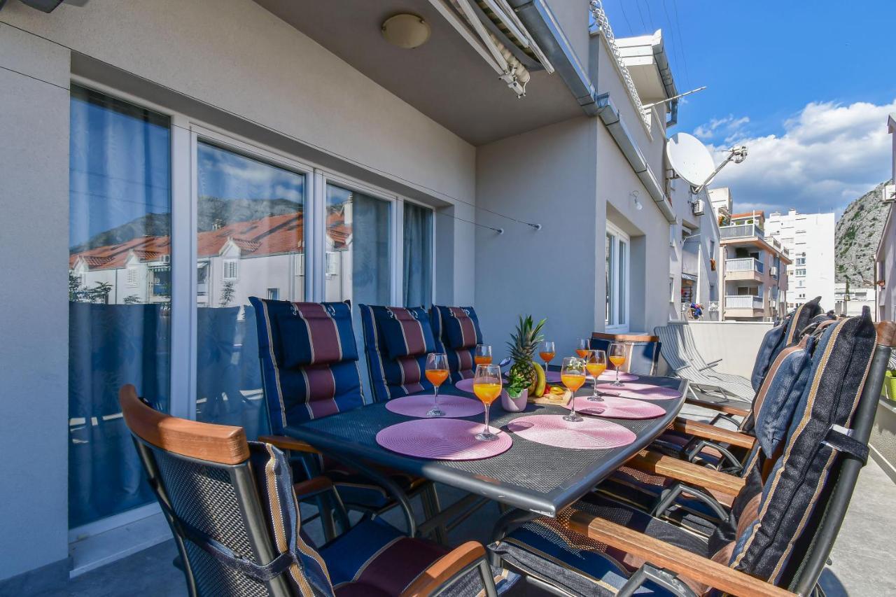 Apartment Ela Omiš Exterior foto