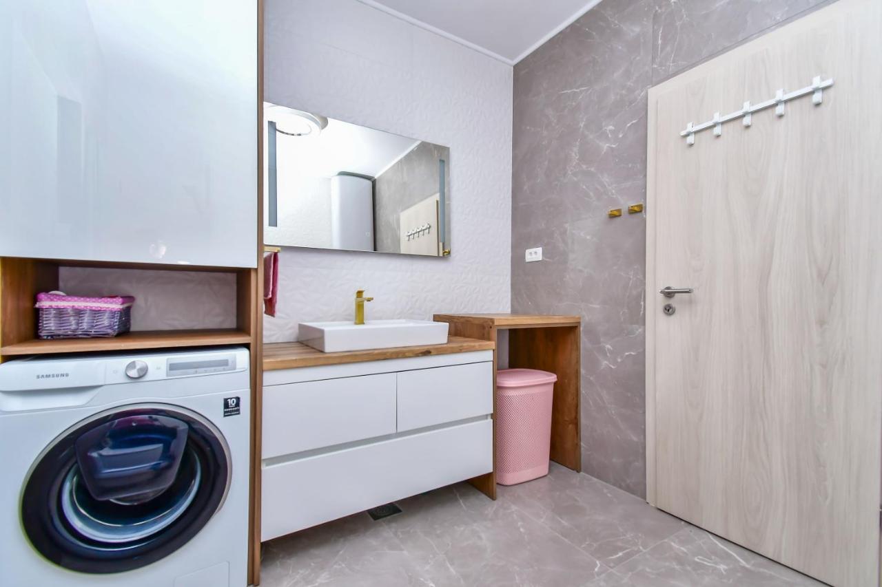 Apartment Ela Omiš Exterior foto