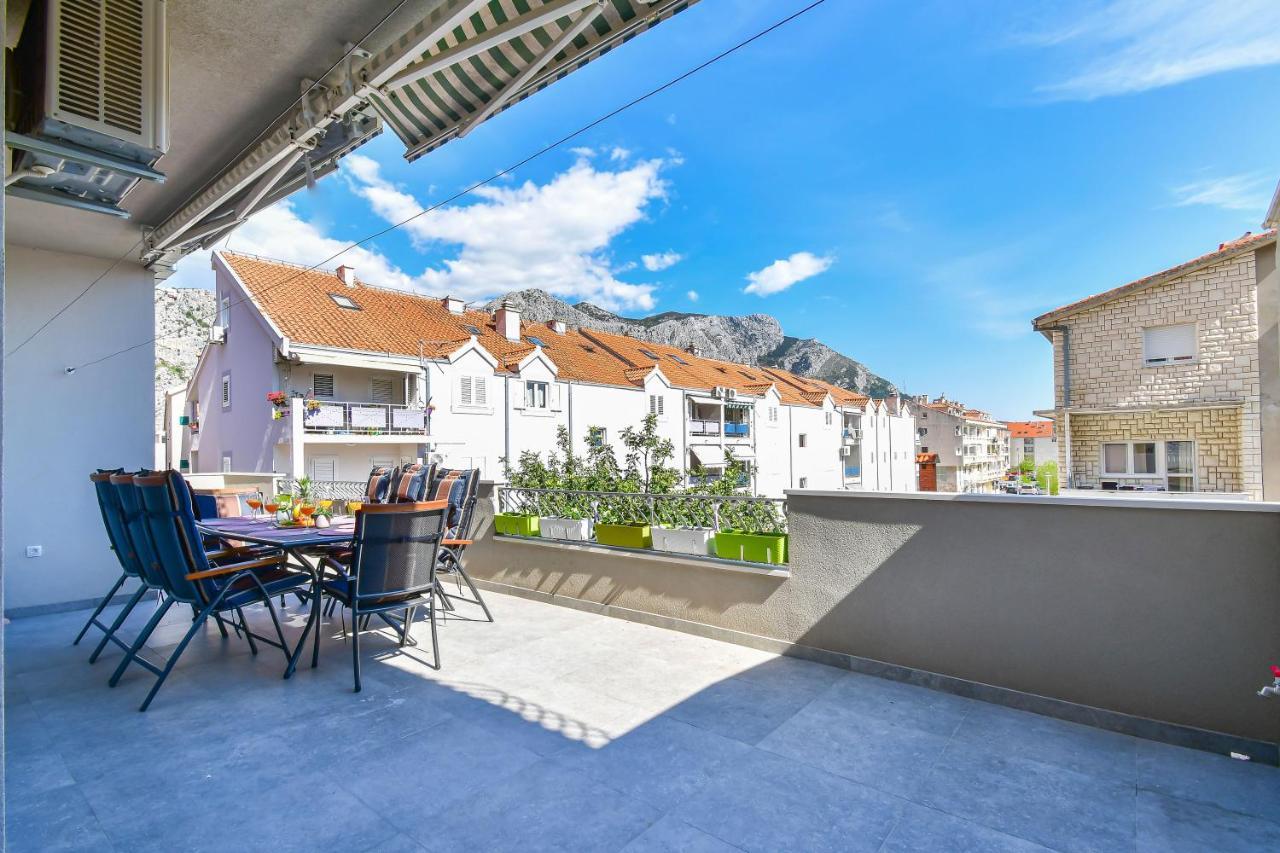 Apartment Ela Omiš Exterior foto