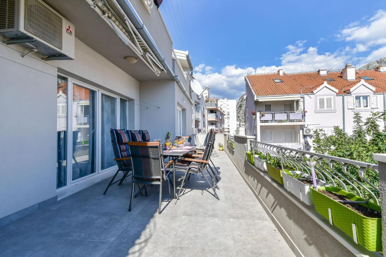 Apartment Ela Omiš Exterior foto